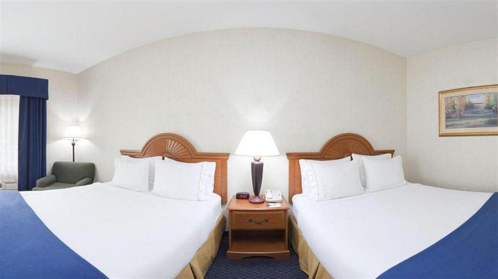 Holiday Inn Express Hotel & Suites Cherokee-Casino By Ihg Екстериор снимка