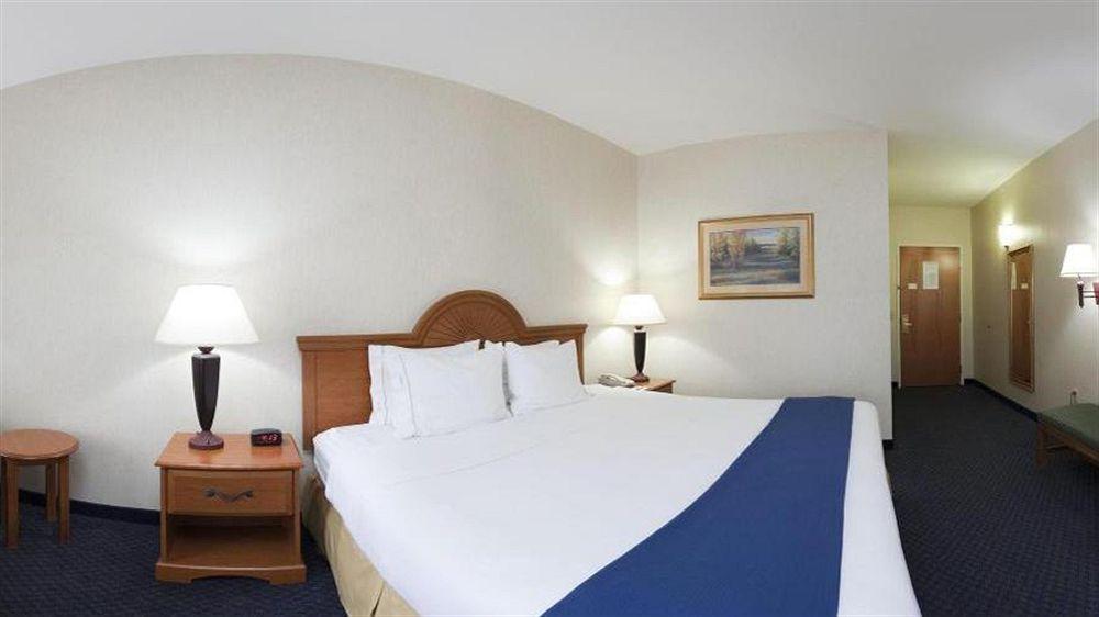 Holiday Inn Express Hotel & Suites Cherokee-Casino By Ihg Екстериор снимка