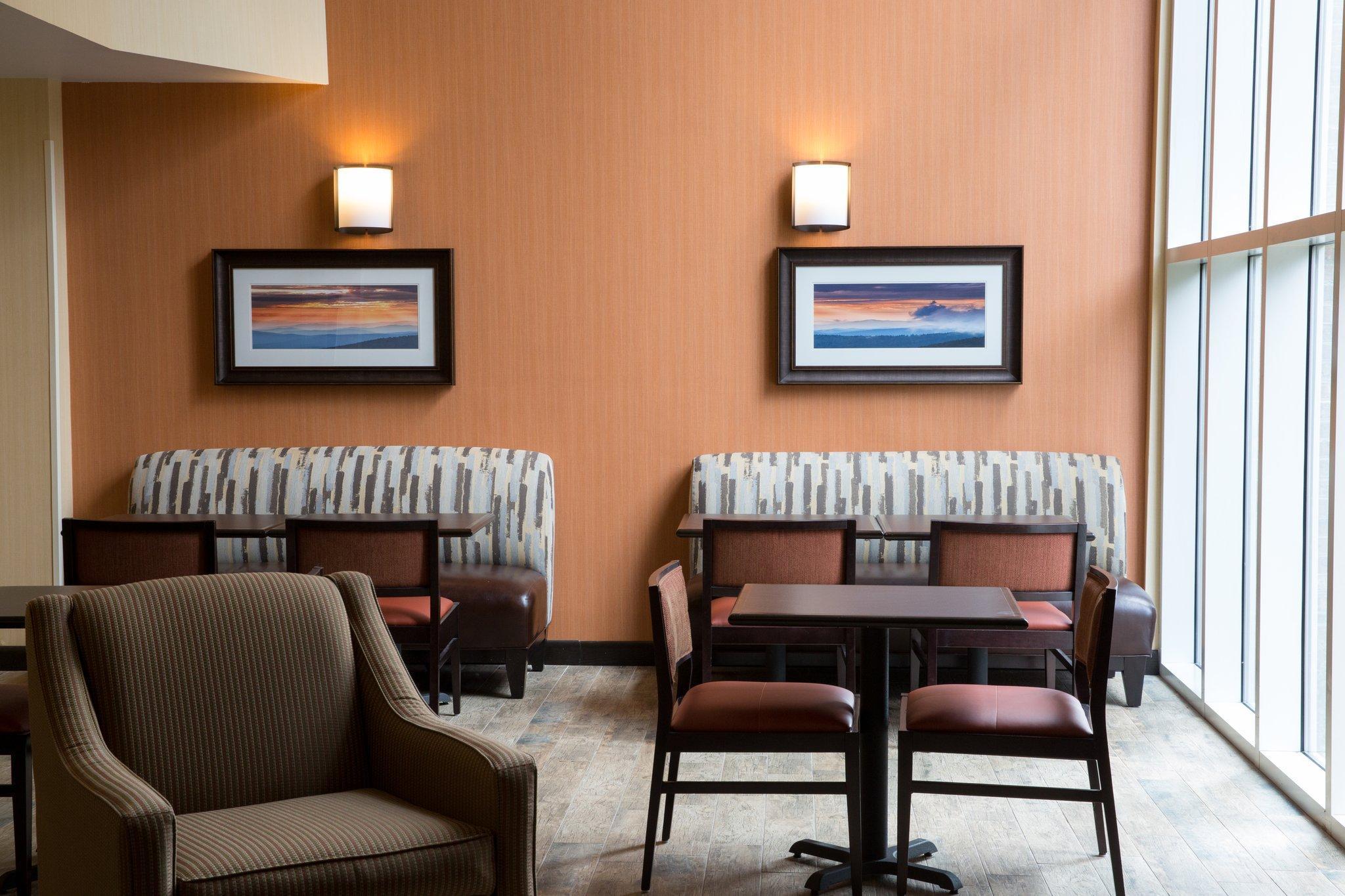 Holiday Inn Express Hotel & Suites Cherokee-Casino By Ihg Екстериор снимка