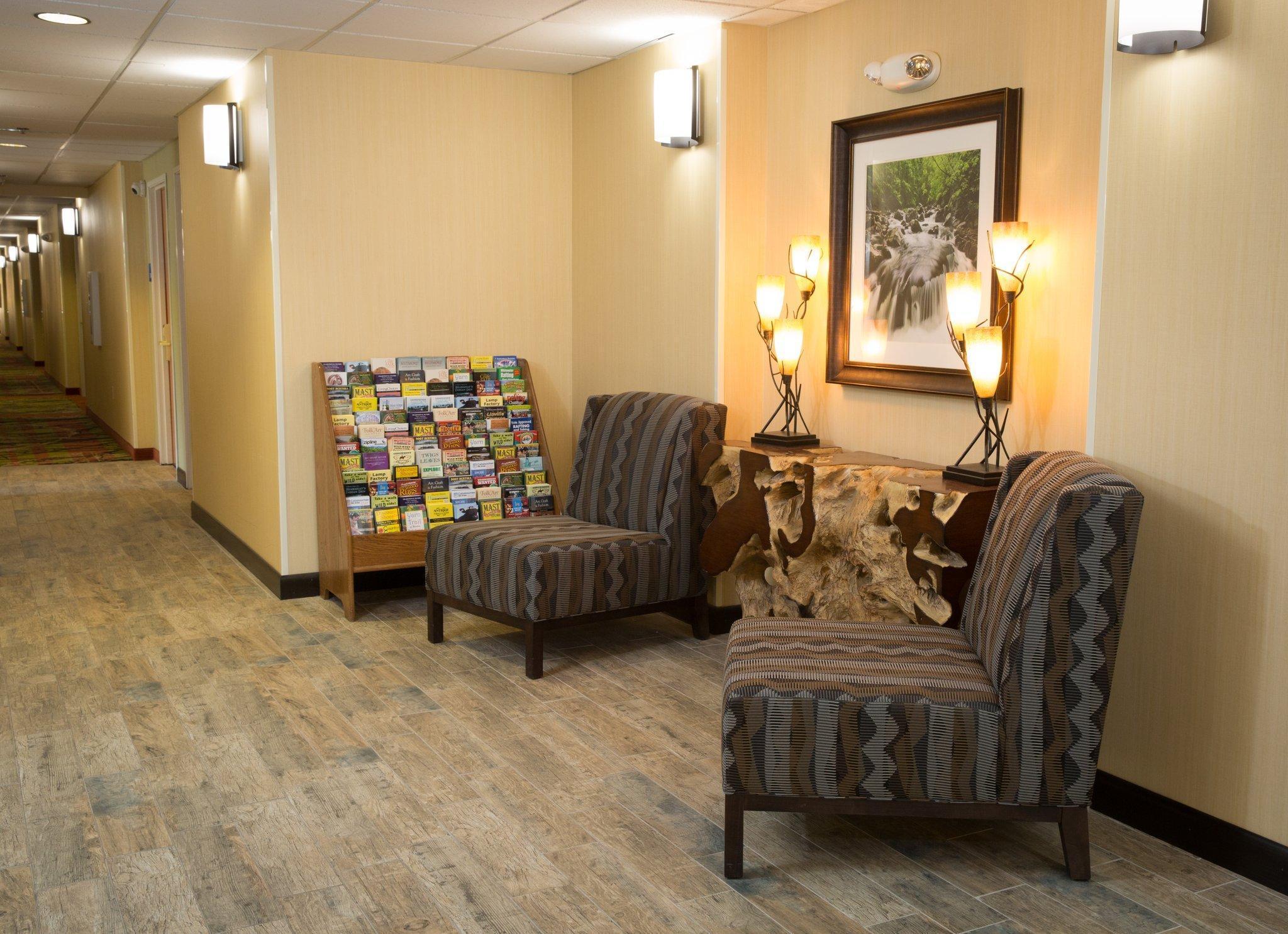 Holiday Inn Express Hotel & Suites Cherokee-Casino By Ihg Екстериор снимка