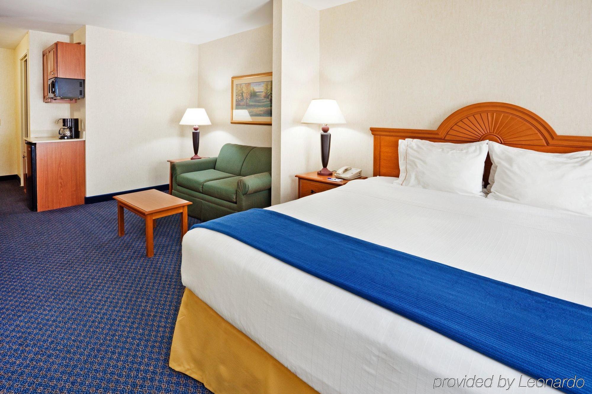 Holiday Inn Express Hotel & Suites Cherokee-Casino By Ihg Екстериор снимка