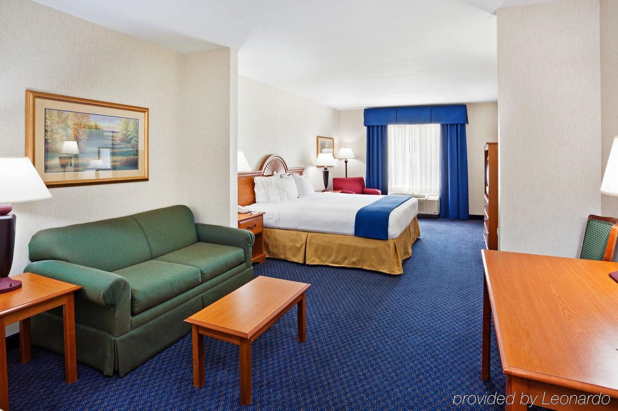 Holiday Inn Express Hotel & Suites Cherokee-Casino By Ihg Екстериор снимка