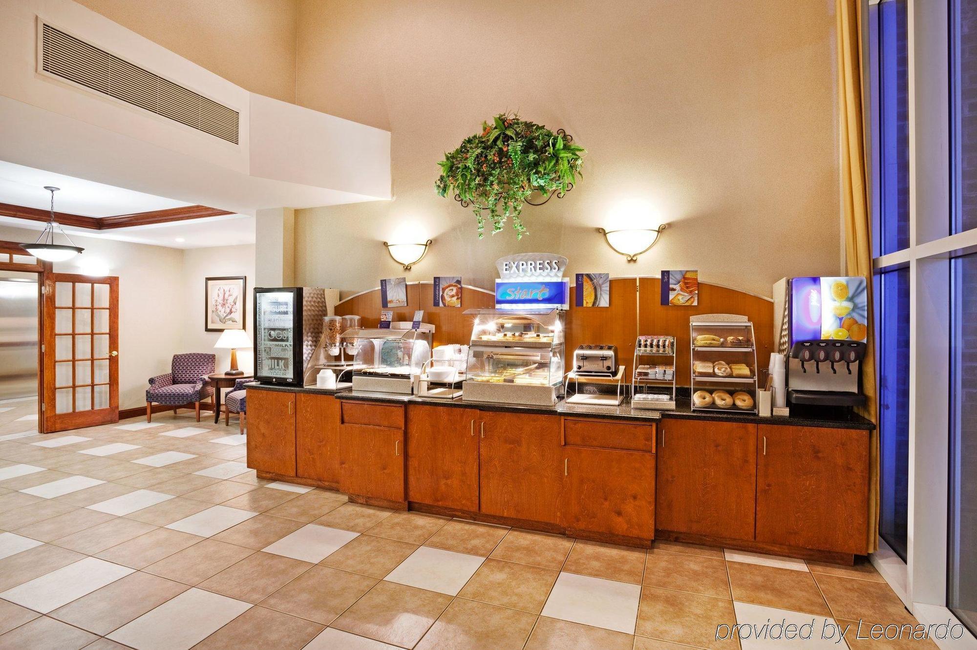 Holiday Inn Express Hotel & Suites Cherokee-Casino By Ihg Екстериор снимка