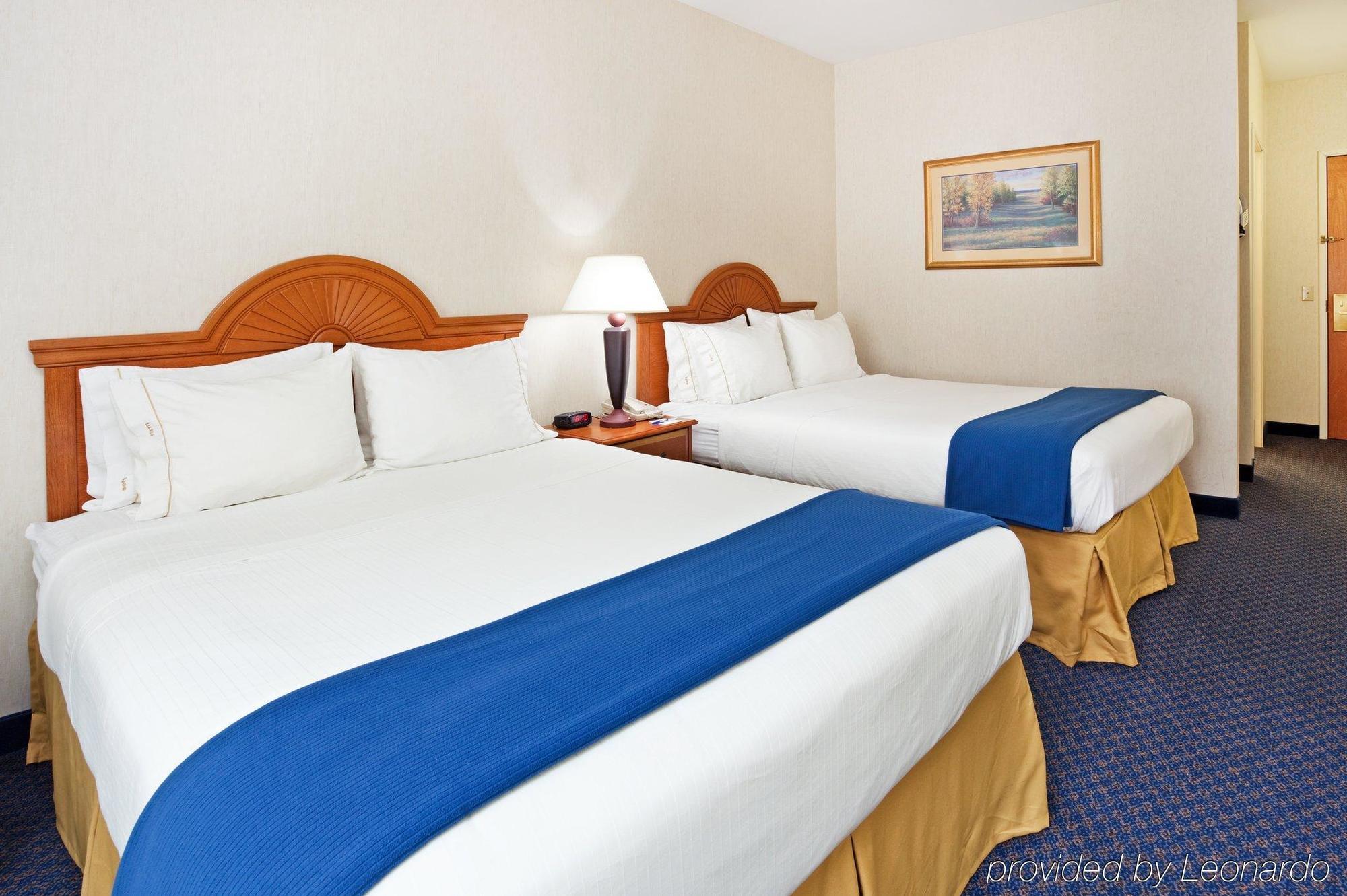 Holiday Inn Express Hotel & Suites Cherokee-Casino By Ihg Екстериор снимка